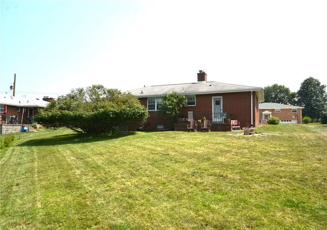 Photo 3 of Single family home for sale at 199 Lindenwood Dr, Shaler, PA 15209 | MLS# 1765926 | Listing updated on 2026-10-09