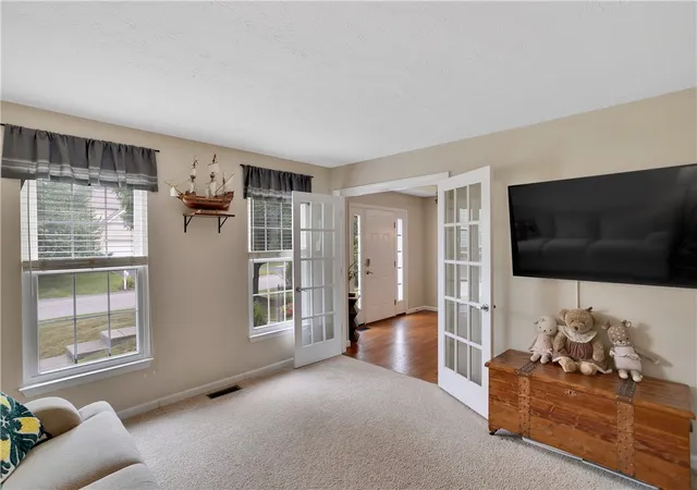 5th image of 254 Gary Dr, Ohio Twp, PA 15143 | MLS# 1765931
