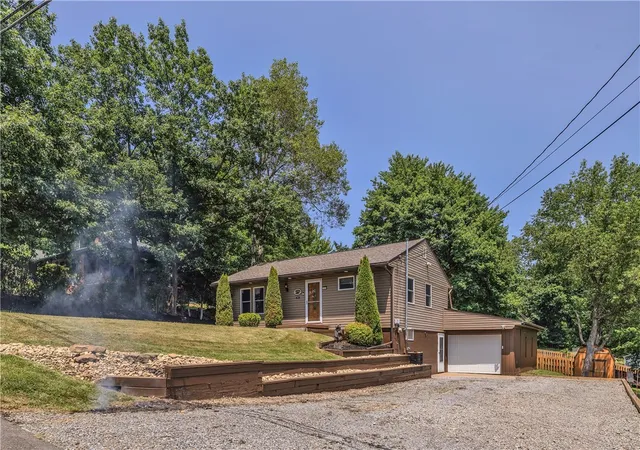 Photo 3 of Single family home for sale at 551 Broadway, Pine Twp, PA 15090 | MLS# 1765975 | Listing updated on 2026-08-01