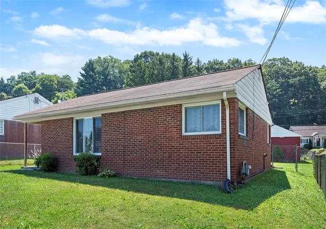 2nd image of 2605 Marion St, Aliquippa, PA 15001 | MLS# 1765991