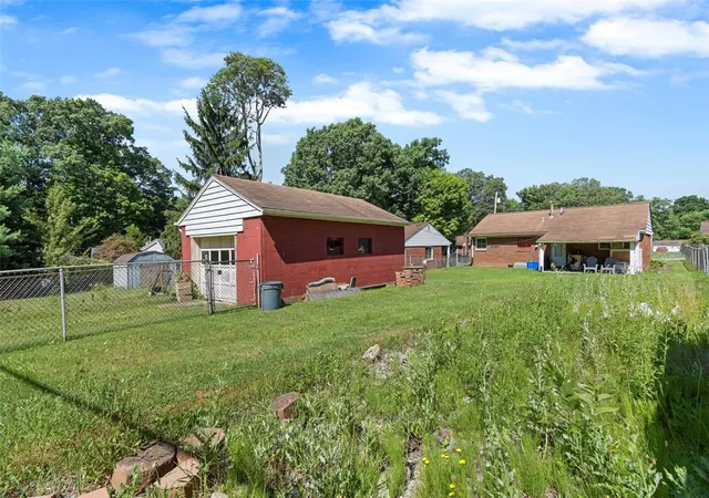33rd image of 2605 Marion St, Aliquippa, PA 15001 | MLS# 1765991