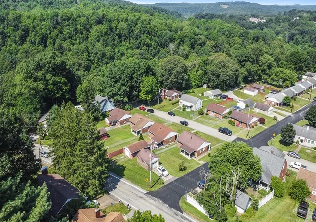 5th image of 2605 Marion St, Aliquippa, PA 15001 | MLS# 1765991
