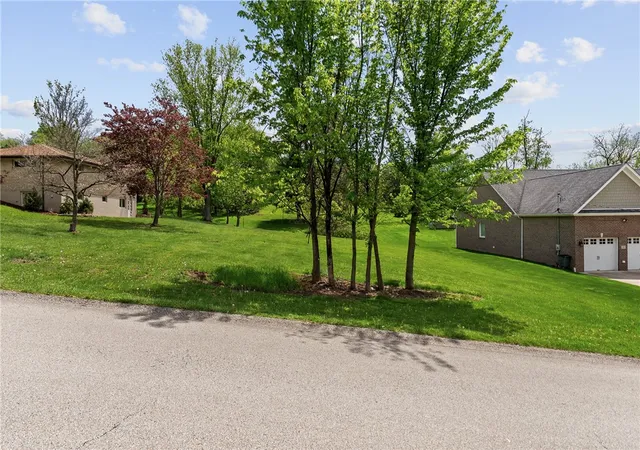 4th image of 117 Valley View Dr, Peters Twp, PA 15367 | MLS# 1765996