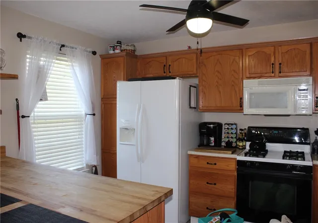 3rd image of 2011 Trail Side Ct, Penn Twp, PA 15644 | MLS# 1765862