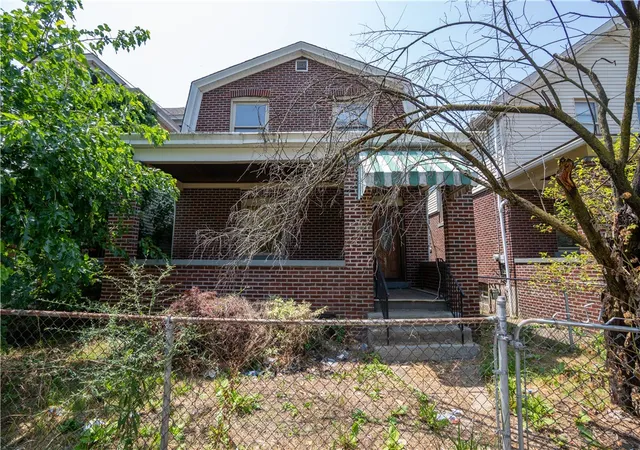 Photo 1 of Single family home for sale at 533 Woodward Ave, Mc Kees Rocks, PA 15136 | MLS# 1765784 | Listing updated on 2026-07-22
