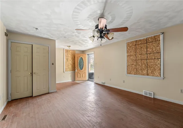 Photo 4 of Single family home for sale at 533 Woodward Ave, Mc Kees Rocks, PA 15136 | MLS# 1765784 | Listing updated on 2026-07-22