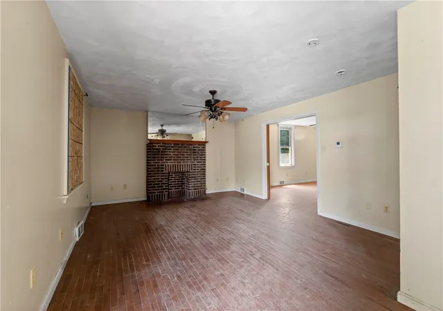 Photo 5 of Single family home for sale at 533 Woodward Ave, Mc Kees Rocks, PA 15136 | MLS# 1765784 | Listing updated on 2026-07-22