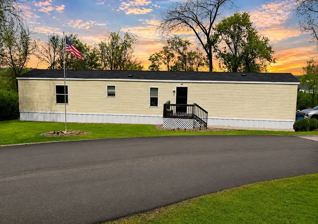 1st image of 621 Park Ln, Mount Pleasant, PA 15666 | MLS# 1766017