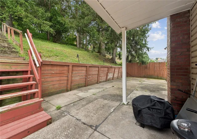 Photo 3 of House for sale at 512 Brinwood Ave, Carrick, PA 15227 | MLS# 1766016 | Listing updated on 2026-08-04