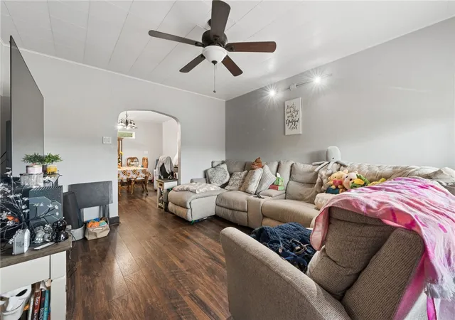 Photo 5 of House for sale at 512 Brinwood Ave, Carrick, PA 15227 | MLS# 1766016 | Listing updated on 2026-08-04