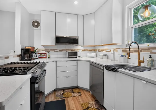 Photo 3 of Single family home for sale at 2654 Mount Royal Rd, Squirrel Hill, PA 15217 | MLS# 1765849 | Listing updated on 2026-08-04