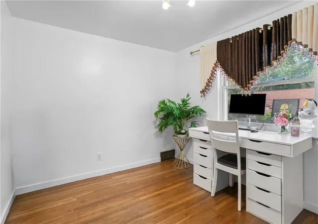 Photo 2 of Single family home for sale at 1038 Ardmore Manor Dr, Braddock Hills, PA 15221 | MLS# 1765950 | Listing updated on 2026-08-01