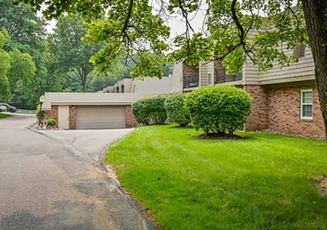 2nd image of 605 Calais Dr #307, Mc Candless, PA 15237 | MLS# 1766046