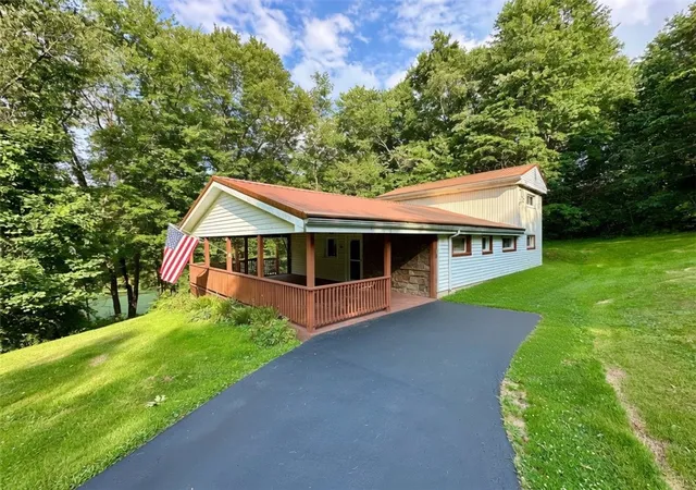 1st image of 724 Rose Point Harlansburg Rd, New Castle, PA 16101 | MLS# 1766006
