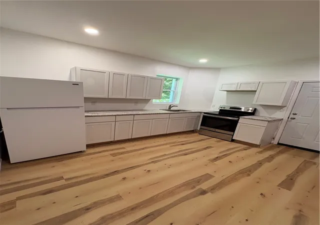 Photo 3 of Townhouse for sale at 2321 Centre Ave, Pittsburgh, PA 15219 | MLS# 1766049 | Listing updated on 2026-07-22