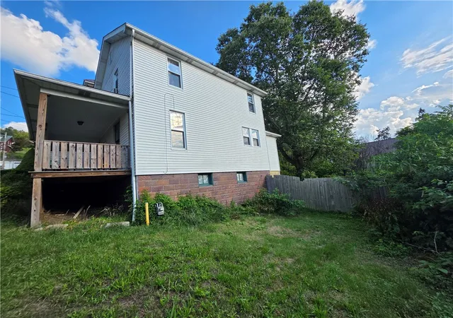 Photo 3 of Single family home for sale at 624 Front St, Brownsville, PA 15417 | MLS# 1766041 | Listing updated on 2026-07-22