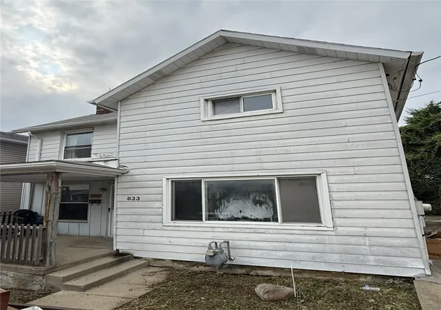 2nd image of 833 Morton St, New Castle, PA 16101 | MLS# 1766008