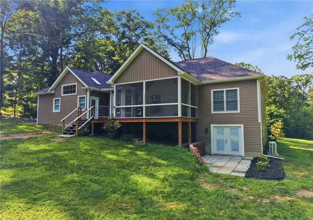 4th image of 246 Tanglewood Dr, New Castle, PA 16105 | MLS# 1763619