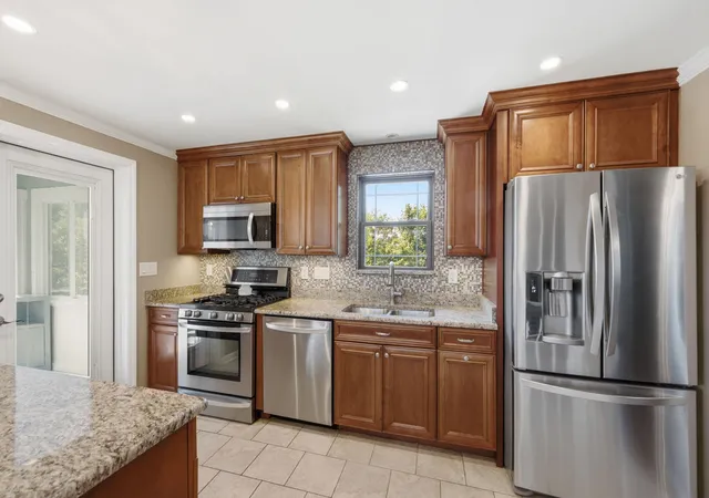 4th image of 700 Lochinvar Dr, Mc Candless, PA 15237 | MLS# 1766087