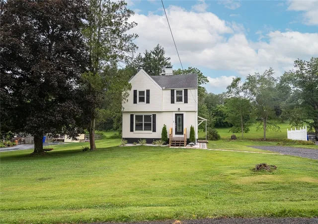 2nd image of 4060 Circle Dr, Richland, PA 15007 | MLS# 1766111