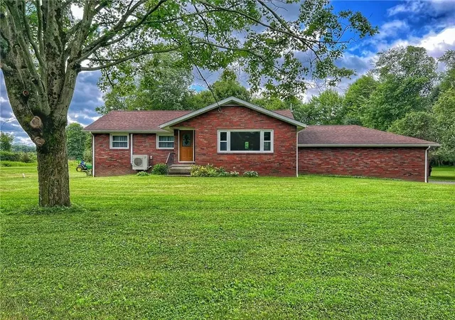 2nd image of 14 Steingrabe Rd, New Wilmington, PA 16142 | MLS# 1766164