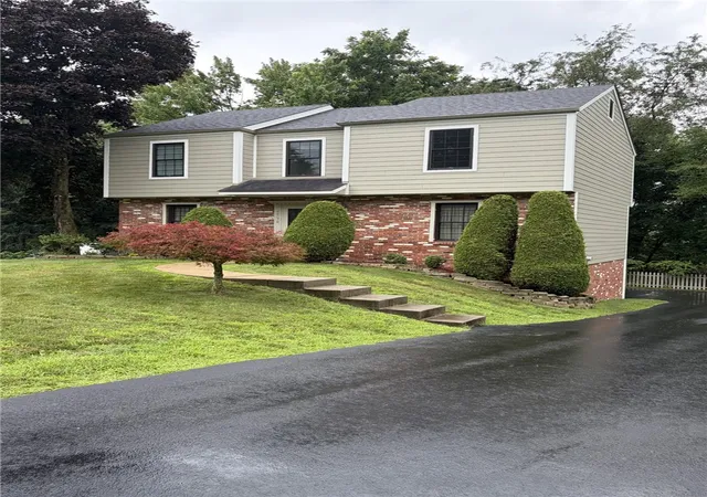3rd image of 4790 Bayfield Rd, Allison Park, PA 15101 | MLS# 1766170
