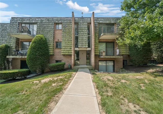 1st image of 1135 Forest Green Dr, Coraopolis, PA 15108 | MLS# 1765789