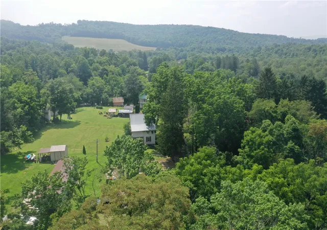 3rd image of 133 Upper Listonburg Road, Addison Twp, PA 15424 | MLS# 1766220