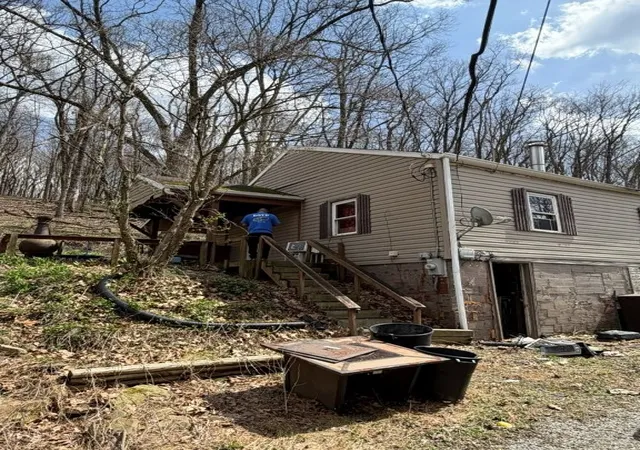 2nd image of 1515 Edgewood Rd, Beaver Falls, PA 15010 | MLS# 1766231
