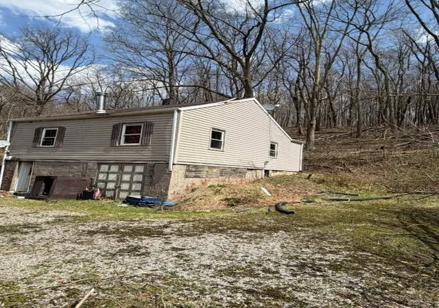 3rd image of 1515 Edgewood Rd, Beaver Falls, PA 15010 | MLS# 1766231