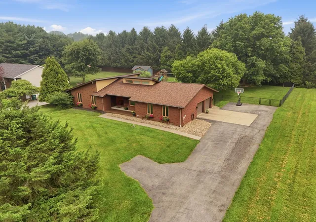 2nd image of 235 Henricks Rd, Center Twp, PA 16001 | MLS# 1766246