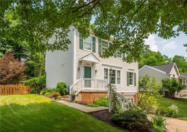 Photo 2 of Single family home for sale at 1129 Meadowbrook Dr, Canonsburg, PA 15317 | MLS# 1765731 | Listing updated on 2026-07-29