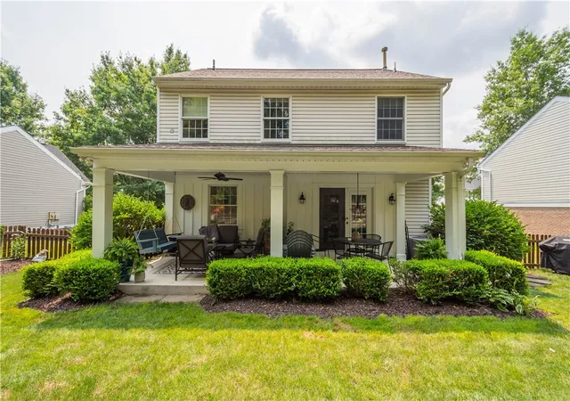 Photo 4 of Single family home for sale at 1129 Meadowbrook Dr, Canonsburg, PA 15317 | MLS# 1765731 | Listing updated on 2026-07-29