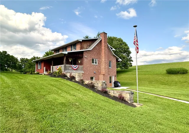 3rd image of 424 Owl Hollow Rd, Ligonier Twp, PA 15658 | MLS# 1766253