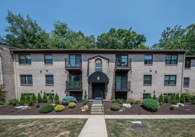 1st image of 300 Gilkeson Rd #7B, Mt Lebanon, PA 15228 | MLS# 1766278