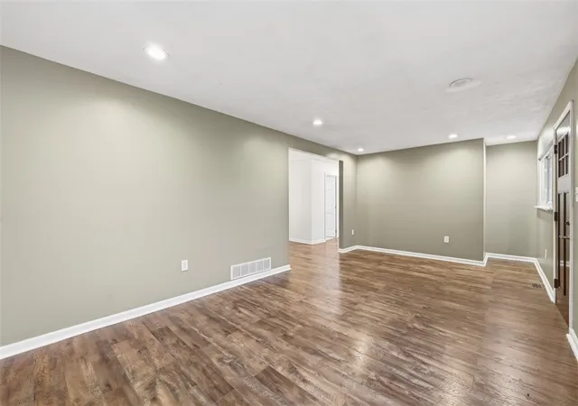 4th image of 2114 Meadow Ln, Scott Twp, PA 15220 | MLS# 1765995