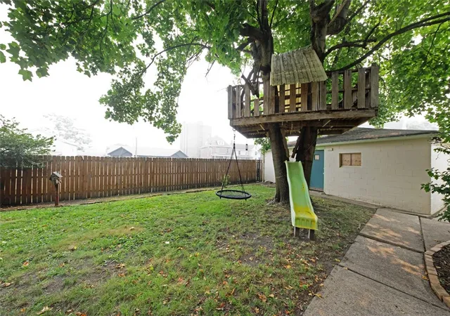 Photo 4 of Single family home for sale at 111 W Fayette St, Connellsville, PA 15425 | MLS# 1766262 | Listing updated on 2026-07-23