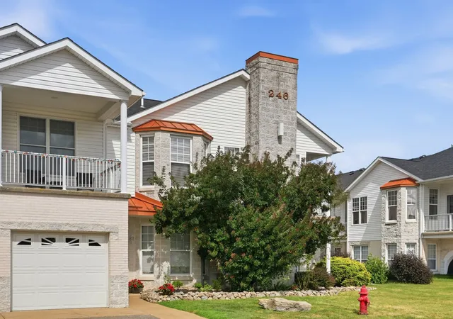 3rd image of 246 Adams Pointe Blvd, Mars, PA 16046