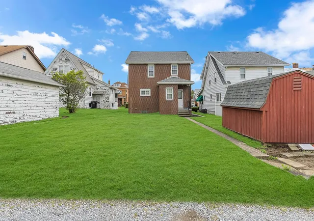 3rd image of 2207 Davidson St, Aliquippa, PA 15001 | MLS# 1766353