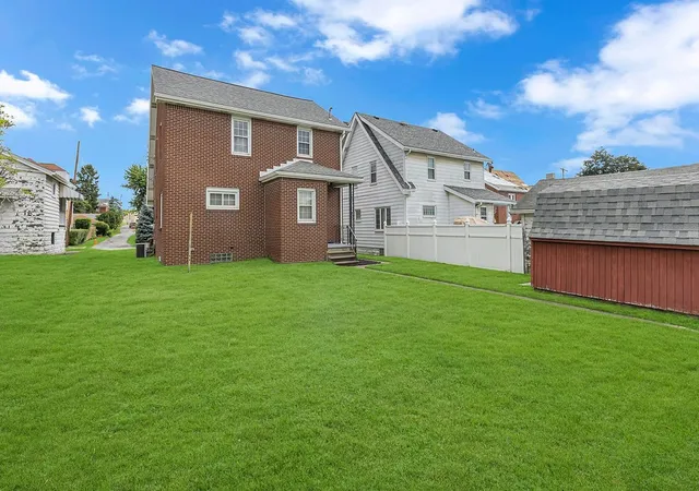 4th image of 2207 Davidson St, Aliquippa, PA 15001 | MLS# 1766353