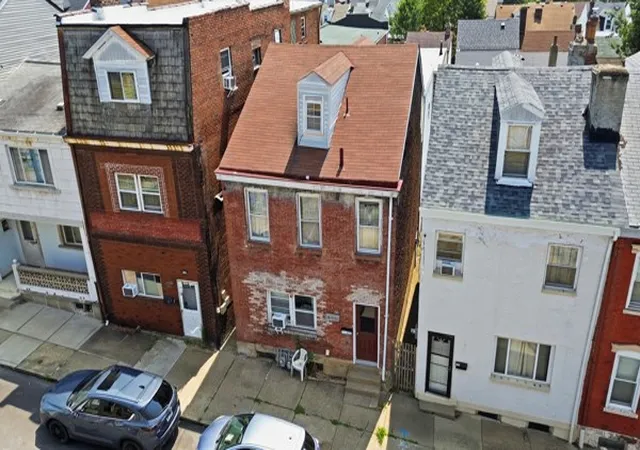 3rd image of 443 Cedarville St, Bloomfield, PA 15224 | MLS# 1766396
