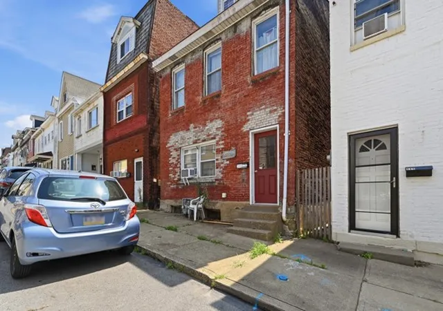 4th image of 443 Cedarville St, Bloomfield, PA 15224 | MLS# 1766396