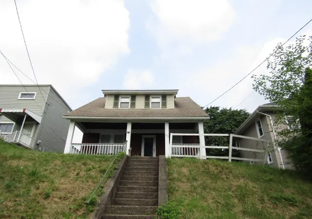 2nd image of 128 Carnegie Ave, Clairton, PA 15025 | MLS# 1766249