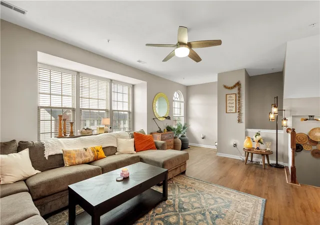 4th image of 506 Aprilmae Way, Pittsburgh, PA 15237 | MLS# 1766405