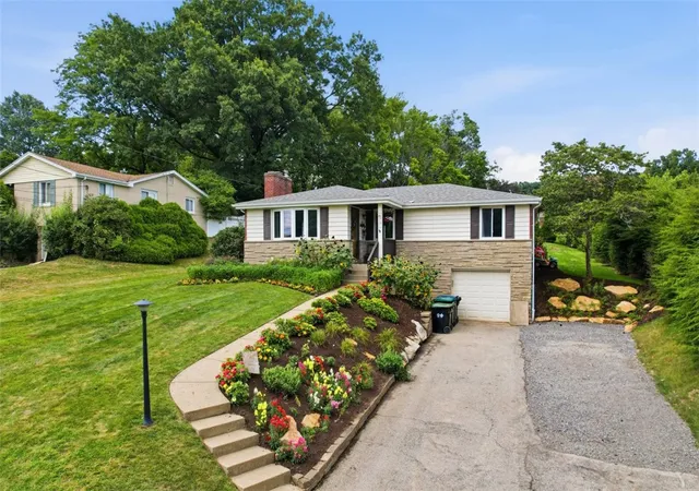 2nd image of 837 Pallas Dr, Mc Candless, PA 15237 | MLS# 1766411