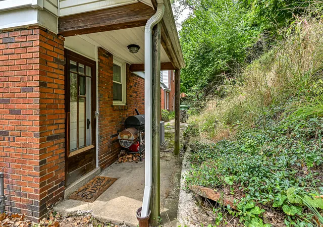 18th image of 921 Baldwin St, Castle Shannon, PA 15234 | MLS# 1766417