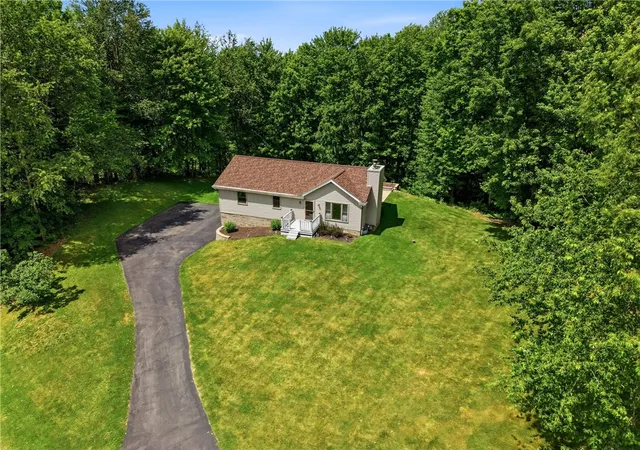 2nd image of 2956 Acre Rd, New Castle, PA 16101 | MLS# 1765857