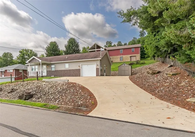 30th image of 27 Mannina Avenue, Charleroi Boro, PA 15432 | MLS# 1766414
