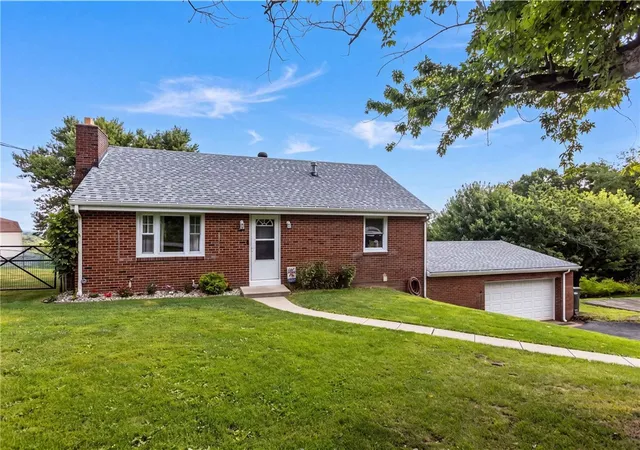 1st image of 983 S Hewitt Ave, Canton Twp, PA 15301 | MLS# 1766380