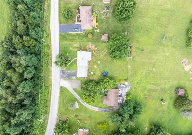 34th image of 983 S Hewitt Ave, Canton Twp, PA 15301 | MLS# 1766380